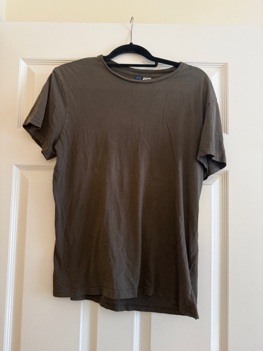 H&M Men's Short Sleeve Crew Tee in Olive